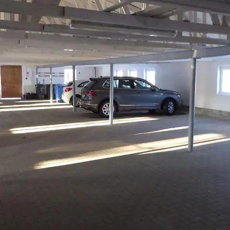 Gut-rattelvitz-galerie-f-hochwertig-sauna-kamin-etankstelle-spielscheune-15-000qm-park-land Gingst