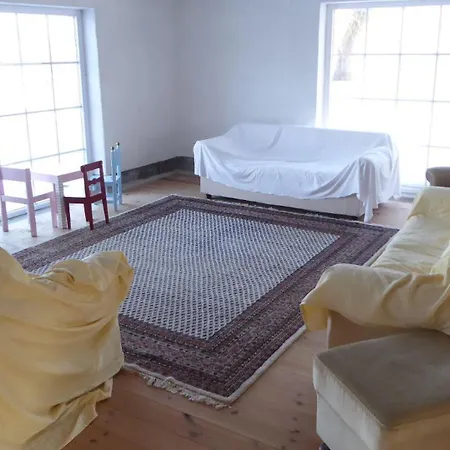 Gut-rattelvitz-galerie-f-hochwertig-sauna-kamin-etankstelle-spielscheune-15-000qm-park-land *