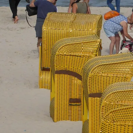 Gut-rattelvitz-galerie-f-hochwertig-sauna-kamin-etankstelle-spielscheune-15-000qm-park-land Lejlighed *