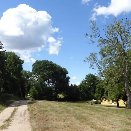 Lejlighed Gut-rattelvitz-galerie-f-hochwertig-sauna-kamin-etankstelle-spielscheune-15-000qm-park-land Gingst