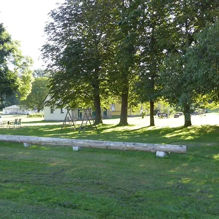 Gut-rattelvitz-galerie-f-hochwertig-sauna-kamin-etankstelle-spielscheune-15-000qm-park-land * Gingst