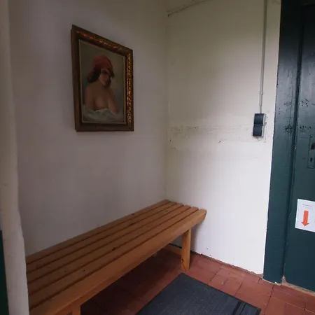 Gut-rattelvitz-galerie-f-hochwertig-sauna-kamin-etankstelle-spielscheune-15-000qm-park-land *