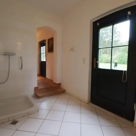 Lejlighed Gut-rattelvitz-galerie-f-hochwertig-sauna-kamin-etankstelle-spielscheune-15-000qm-park-land *