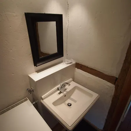 Gut-rattelvitz-galerie-f-hochwertig-sauna-kamin-etankstelle-spielscheune-15-000qm-park-land *