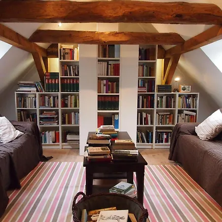 Lejlighed Gut-rattelvitz-galerie-f-hochwertig-sauna-kamin-etankstelle-spielscheune-15-000qm-park-land